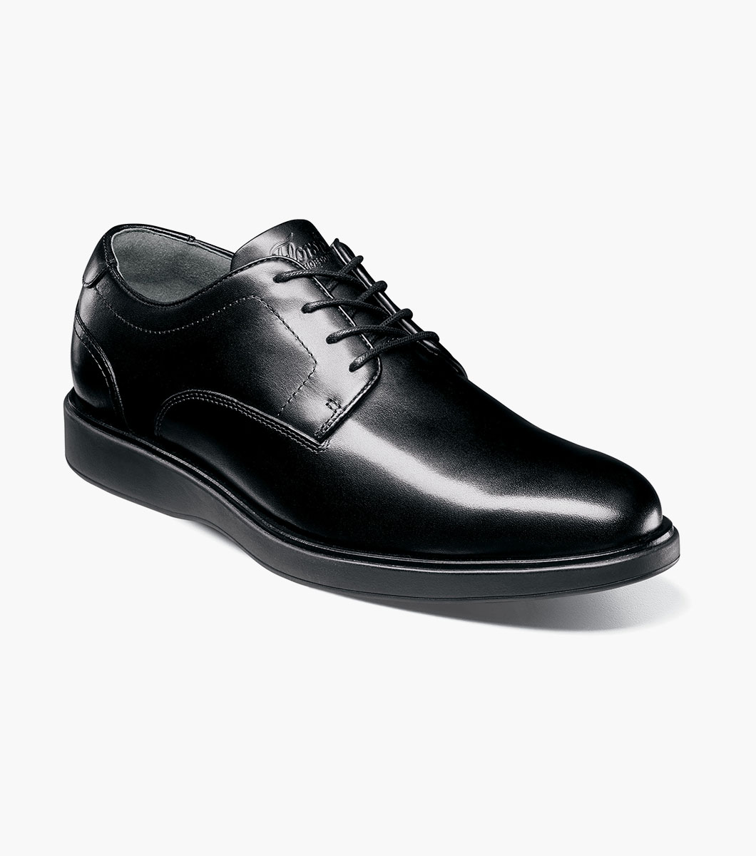 Avenue in Black, Front View