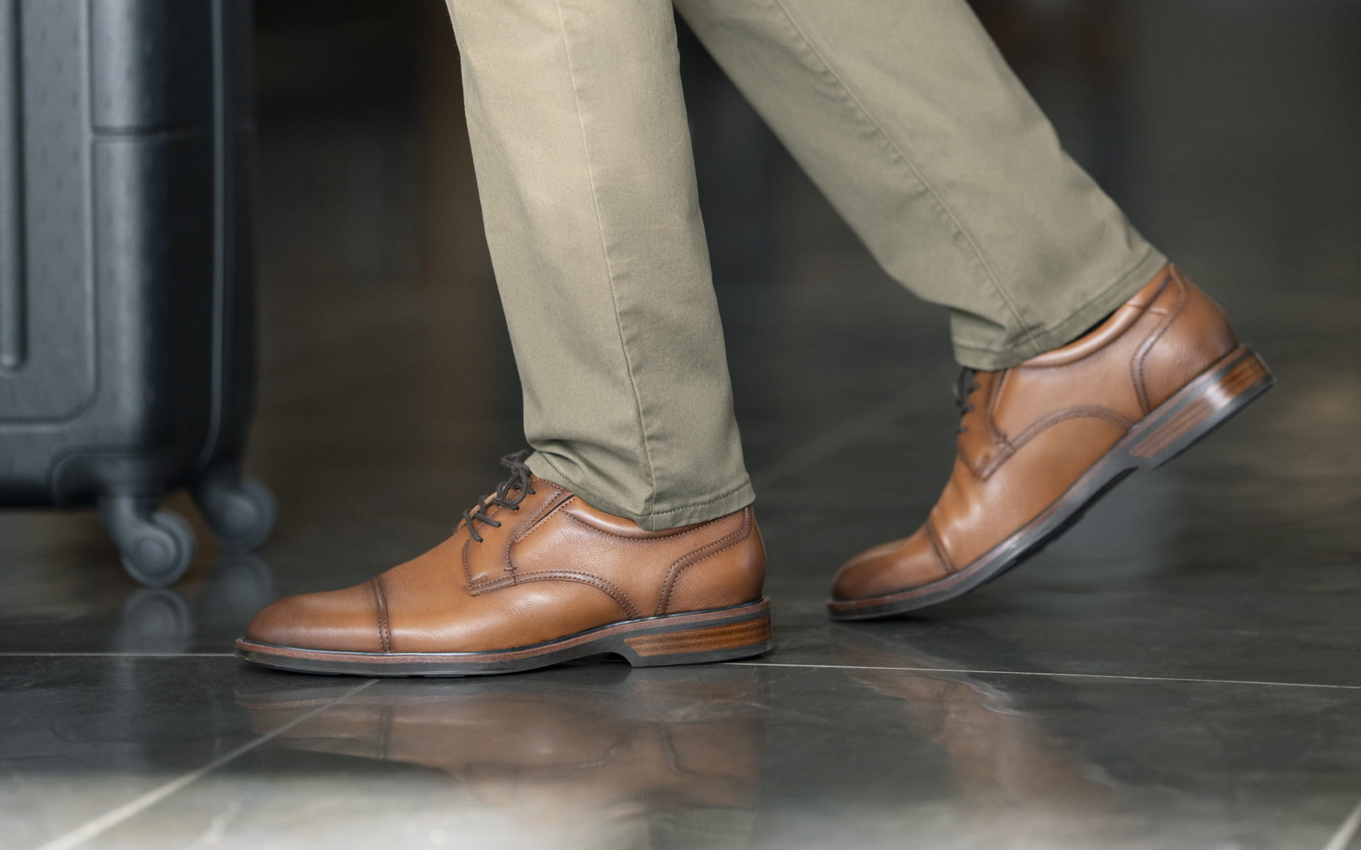Shop the Florsheim Traveler featuring the cap toe oxford in cognac.