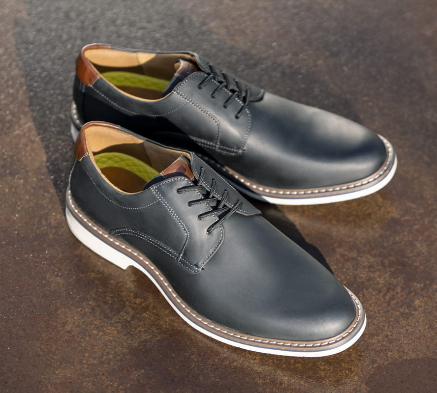 Shop our best sellers featuring the Norwalk Plain Toe Oxford in black.