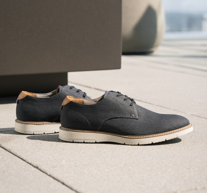 Click to shop Florsheim casuals. Image features the Vibe knit. 