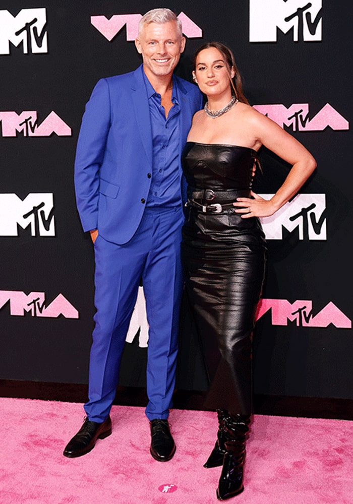 September 2023: Comedian Des Bishop wore Florsheim shoes on the MTV VMAs red carpet. 