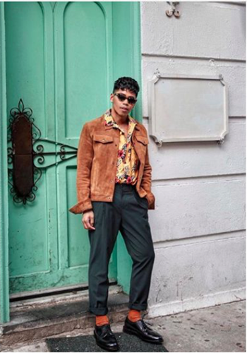 Image of blogger Anthony Urbano wearing the Kenmoor Wingtip Oxford on a sidewalk.