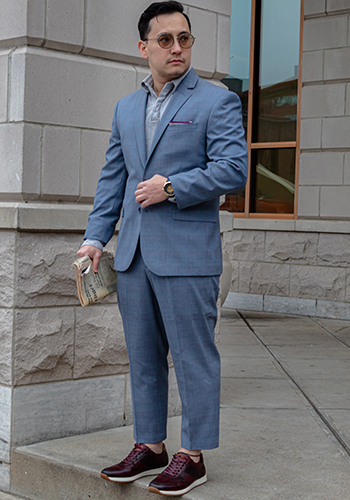 Image of social media influencer David Arango standing outside in the Fusion Sport Lace Up in Burgundy.