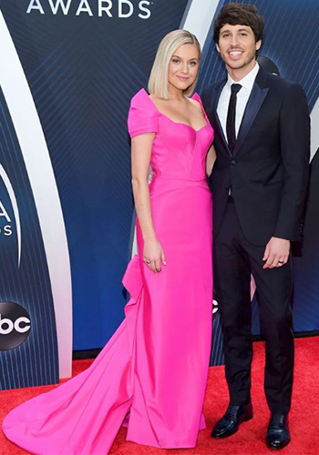Image of country music star Morgan Evans wearing Florsheim Shoes at the CMA Awards.