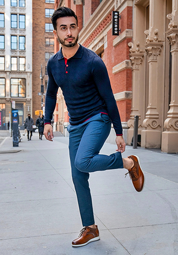 Image of social media influencer Mark Bay on the streets of New York wearing the Fuel Knit Plain Toe Oxford in Scotch.