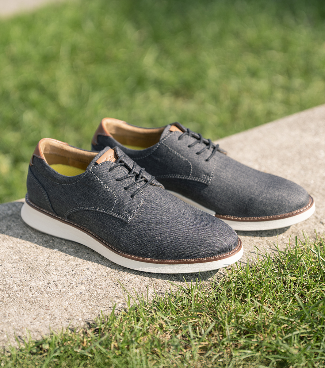 Launch in Black Rotate View