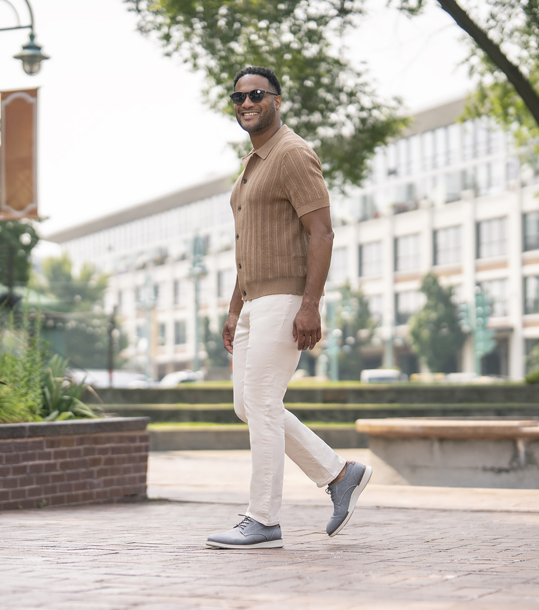 Launch in Gray Rotate View