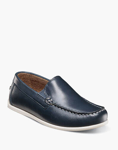 Jasper Jr. Boys Moc Toe Venetian Loafer in Navy for $90.00 dollars.