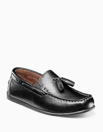 Jasper Jr. Boys Moc Toe Drop Tassel Loafer in Black for $90.00 dollars.